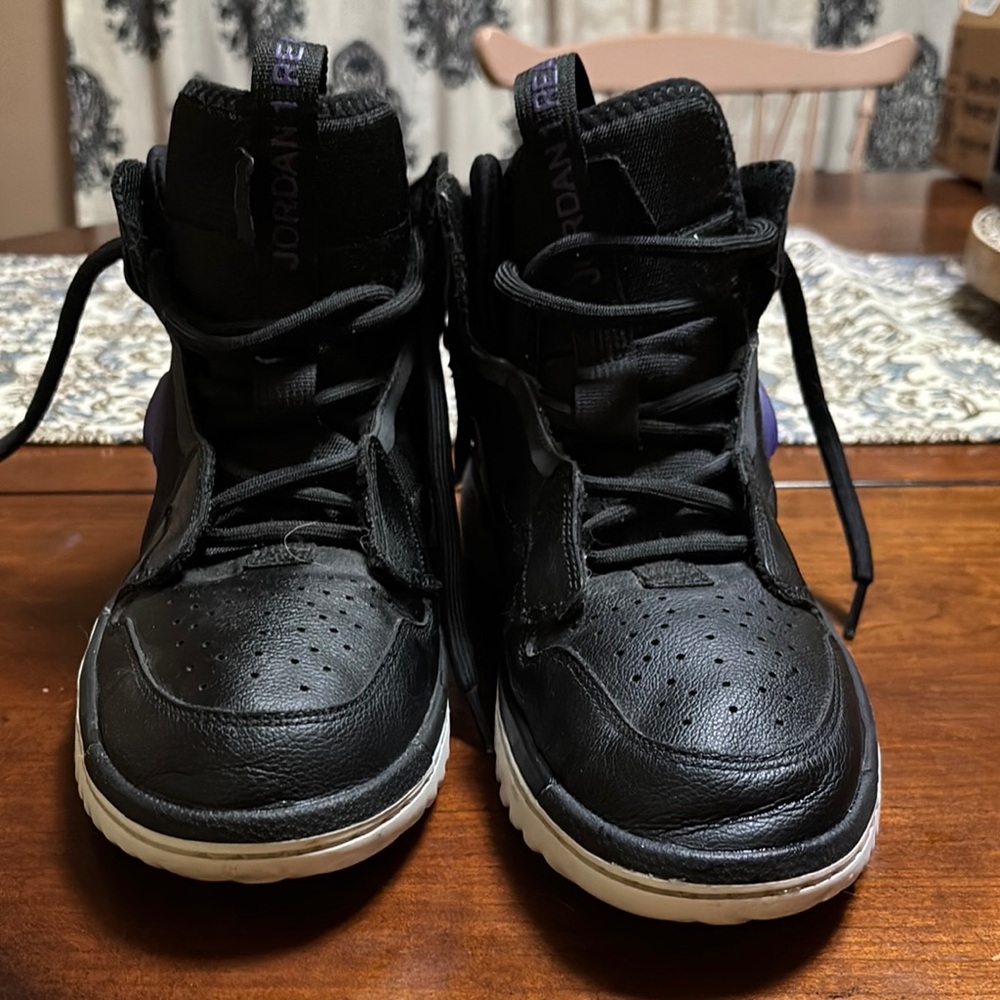 Nike Black High-Top Athletic Shoes with Ankle Support